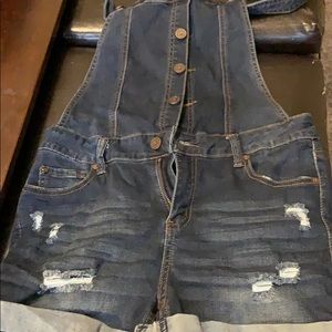 Overall shorts